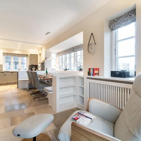 Tatil Evi Hues Zur Marsch *